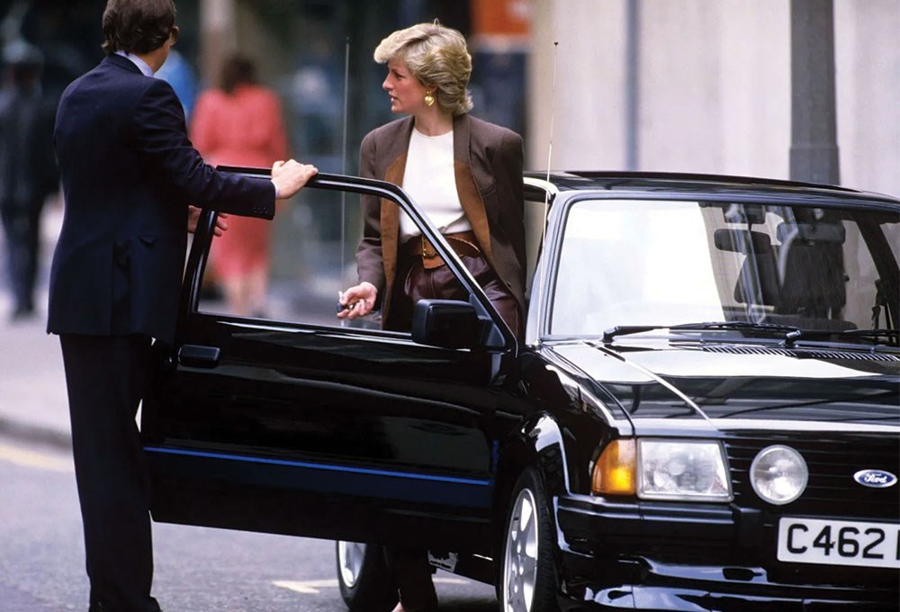 Prenses Diana’nın kullandığı otomobil açık artırmada 650 bin sterline satıldı