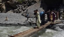 Pakistan’da sel bölgelerindeki 5 milyon kişi salgın riskiyle karşı karşıya