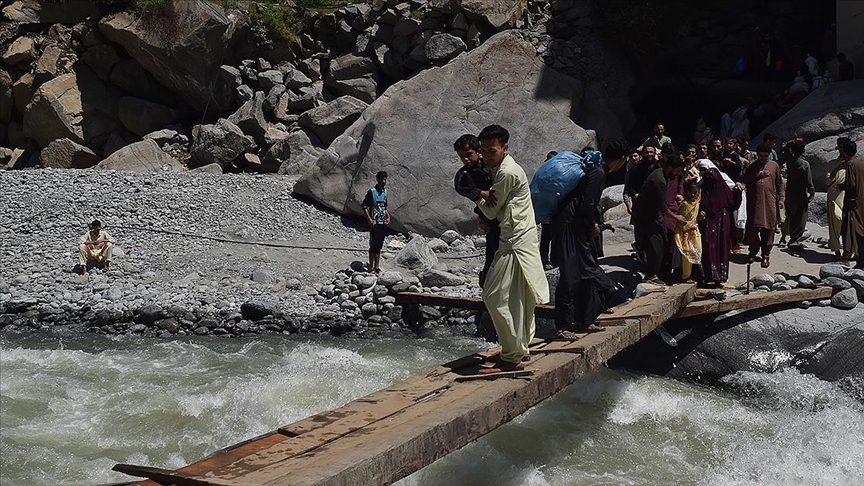 Pakistan’da sel bölgelerindeki 5 milyon kişi salgın riskiyle karşı karşıya