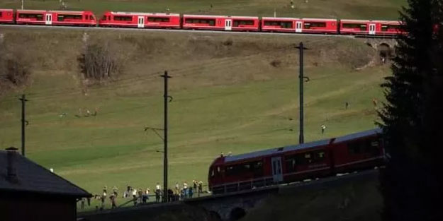 D﻿ünyanın en uzun yolcu treni, seferini tamamlayarak rekor kırdı