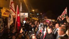 Cumhurbaşkanı Tatar’a ülkeye dönüşünde destek gösterisi