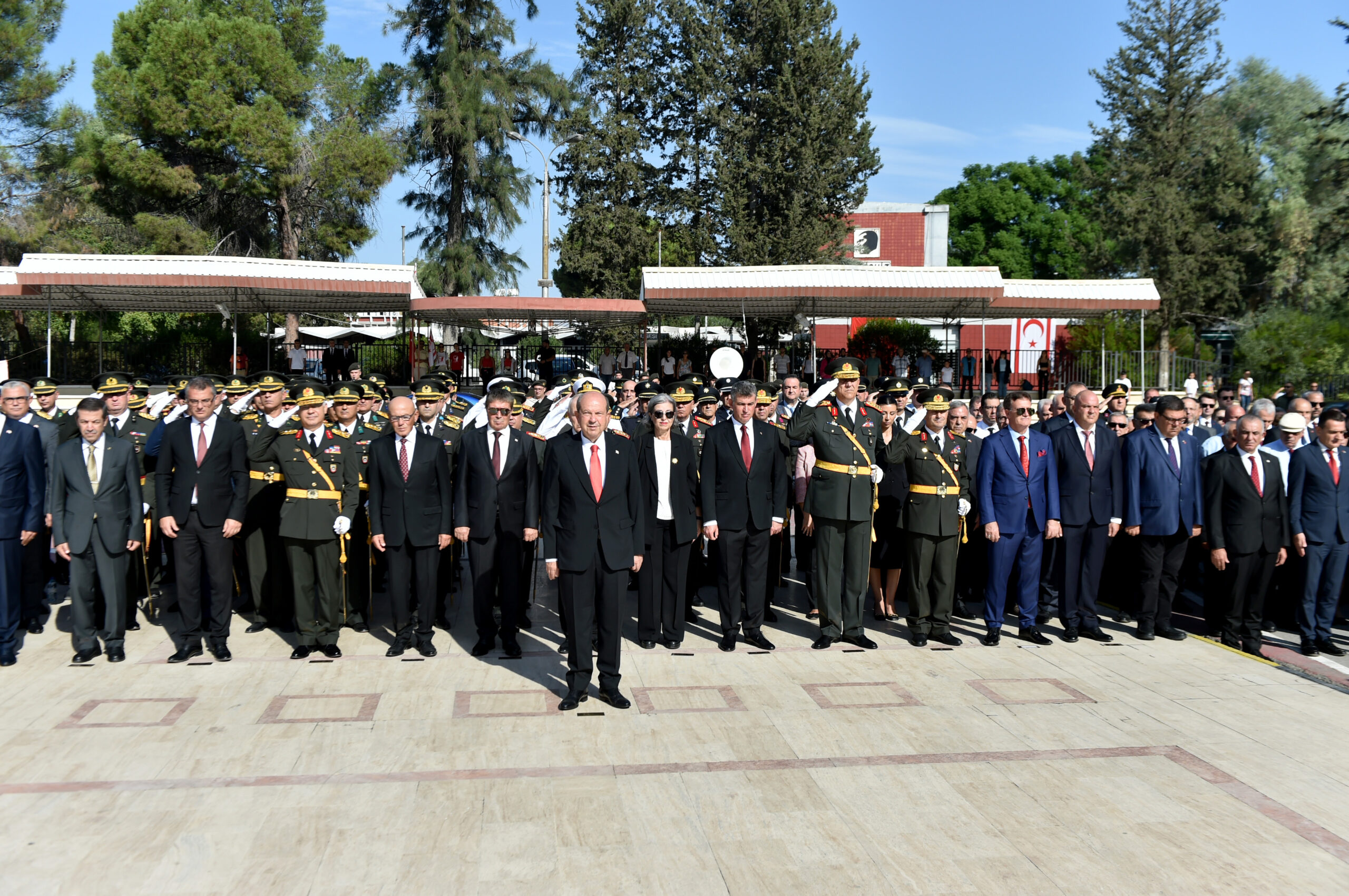 Türkiye Cumhuriyeti’nin 100. kuruluş yıl dönümü… Lefkoşa Atatürk Anıtı önünde tören düzenlendi