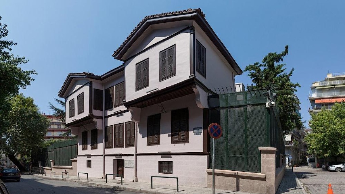 Selanik’teki Atatürk Evi’nde, Türkiye Cumhuriyeti’nin 100. yılı dolayısıyla tören düzenlendi