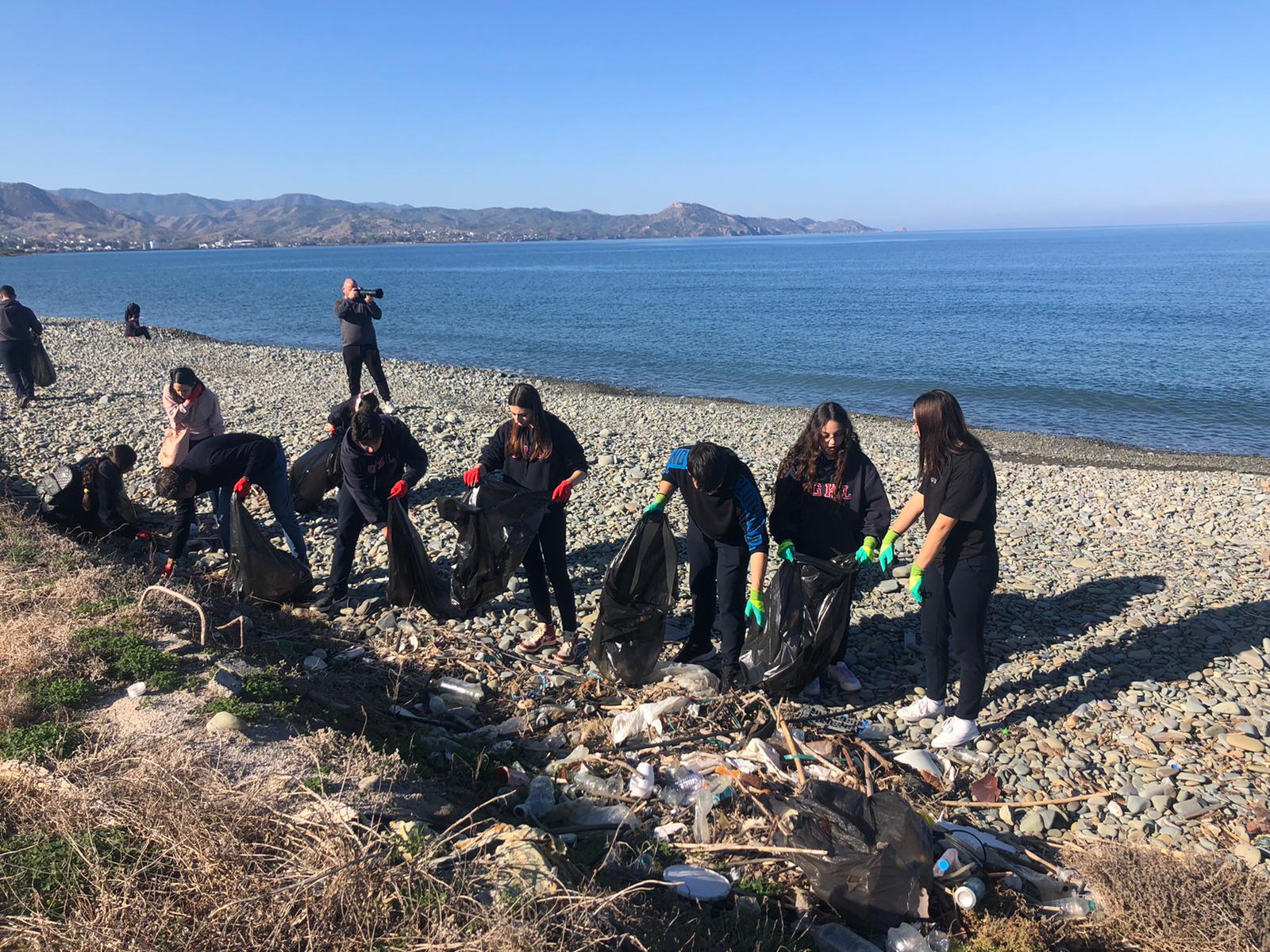 Cengizköy sahilinde sahil temizliği yapıldı