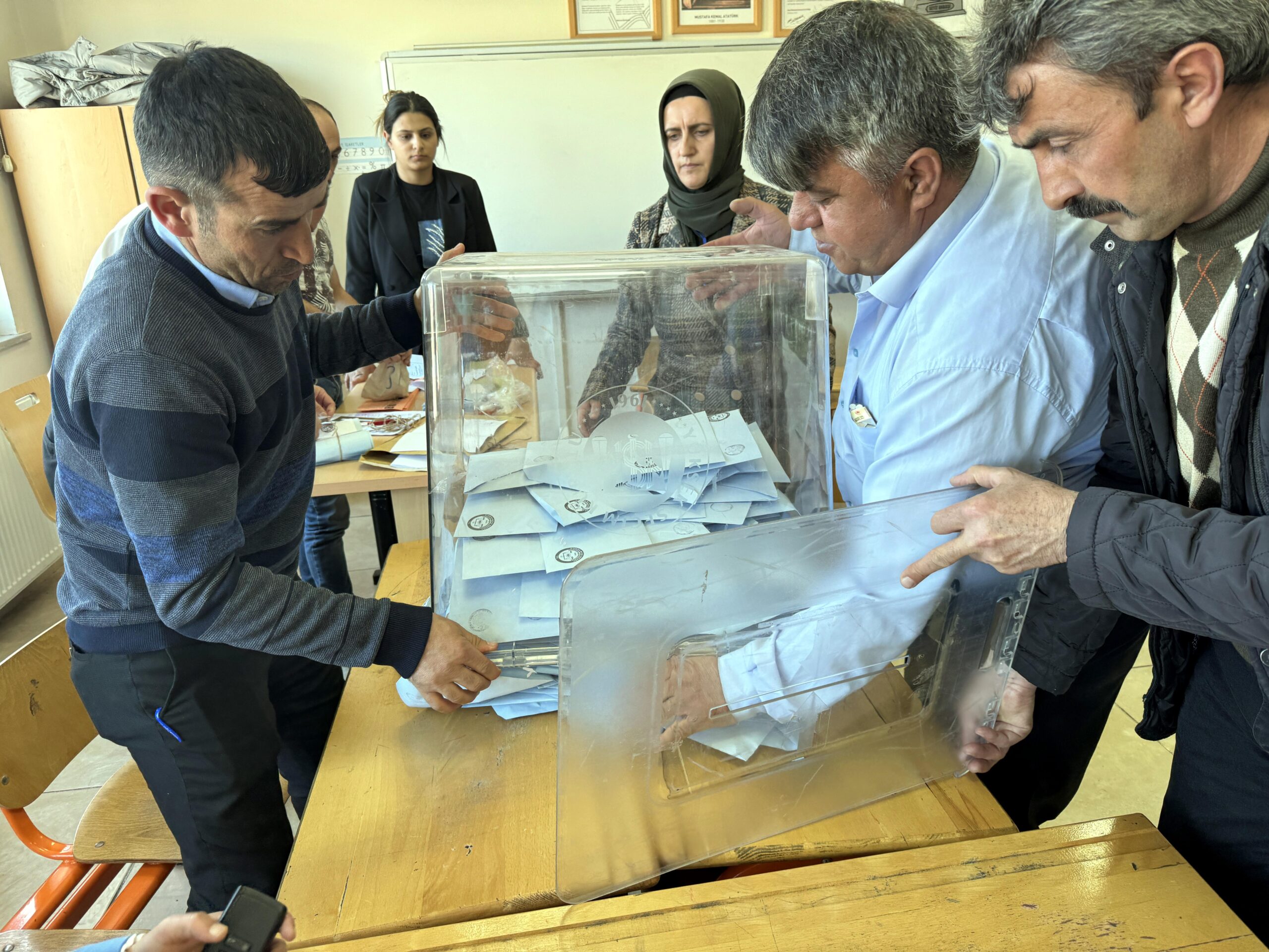 Türkiye’de yerel seçim için oy verme işlemi sona erdi, sayım işlemi sürüyor – BRTK