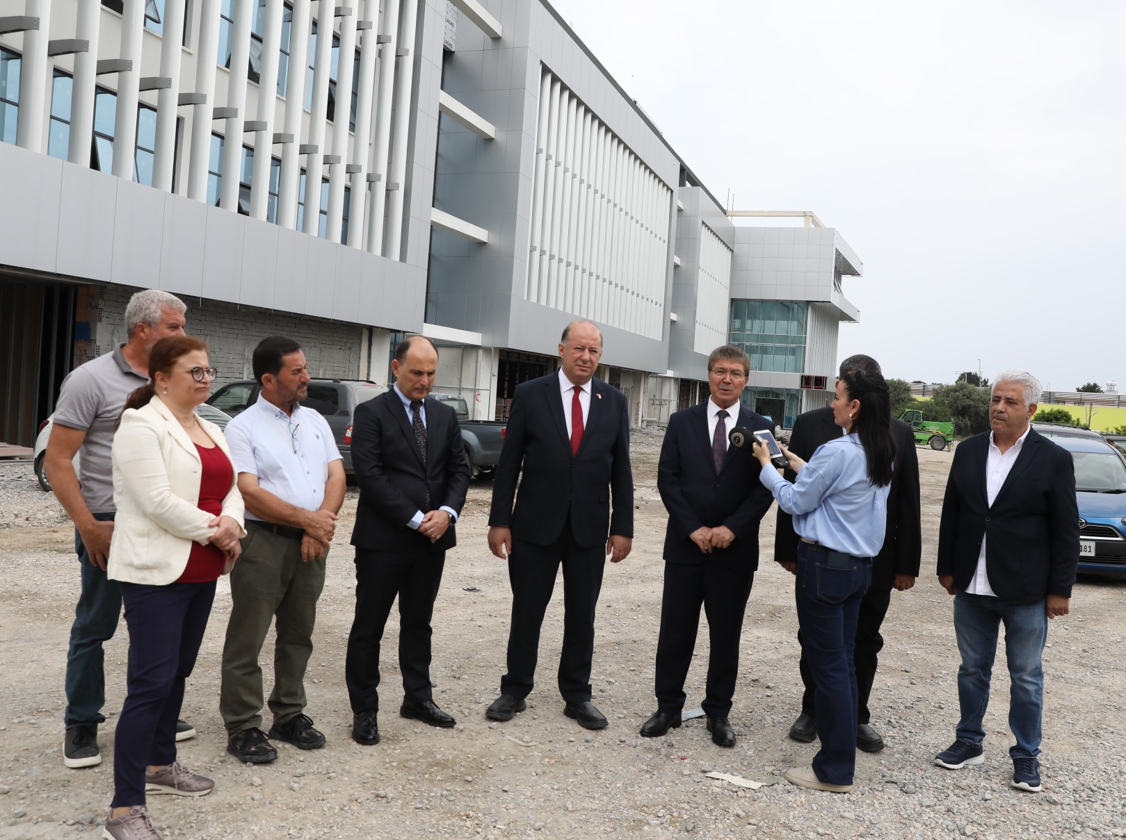 Başbakan Üstel yıl sonunda tamamlanması hedeflenen Yeni Girne Hastanesi’nin inşaatını gezdi