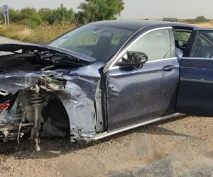 Maliye Bakanı Özdemir Berova ve ekibi trafik kazası geçirdi