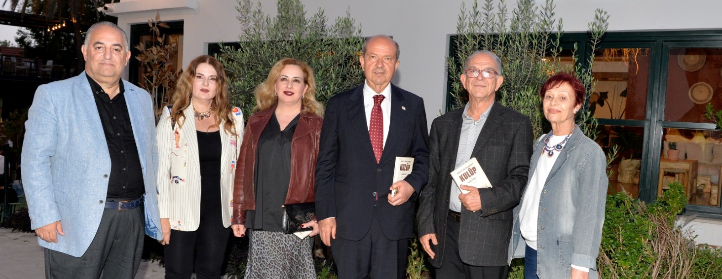 Cumhurbaşkanı Ersin Tatar ve eşi Sibel Tatar, “Kıbrıs’ta Jön Türk Hareketi – Kulüp” kitabının tanıtım ve imza etkinliğine katıldı