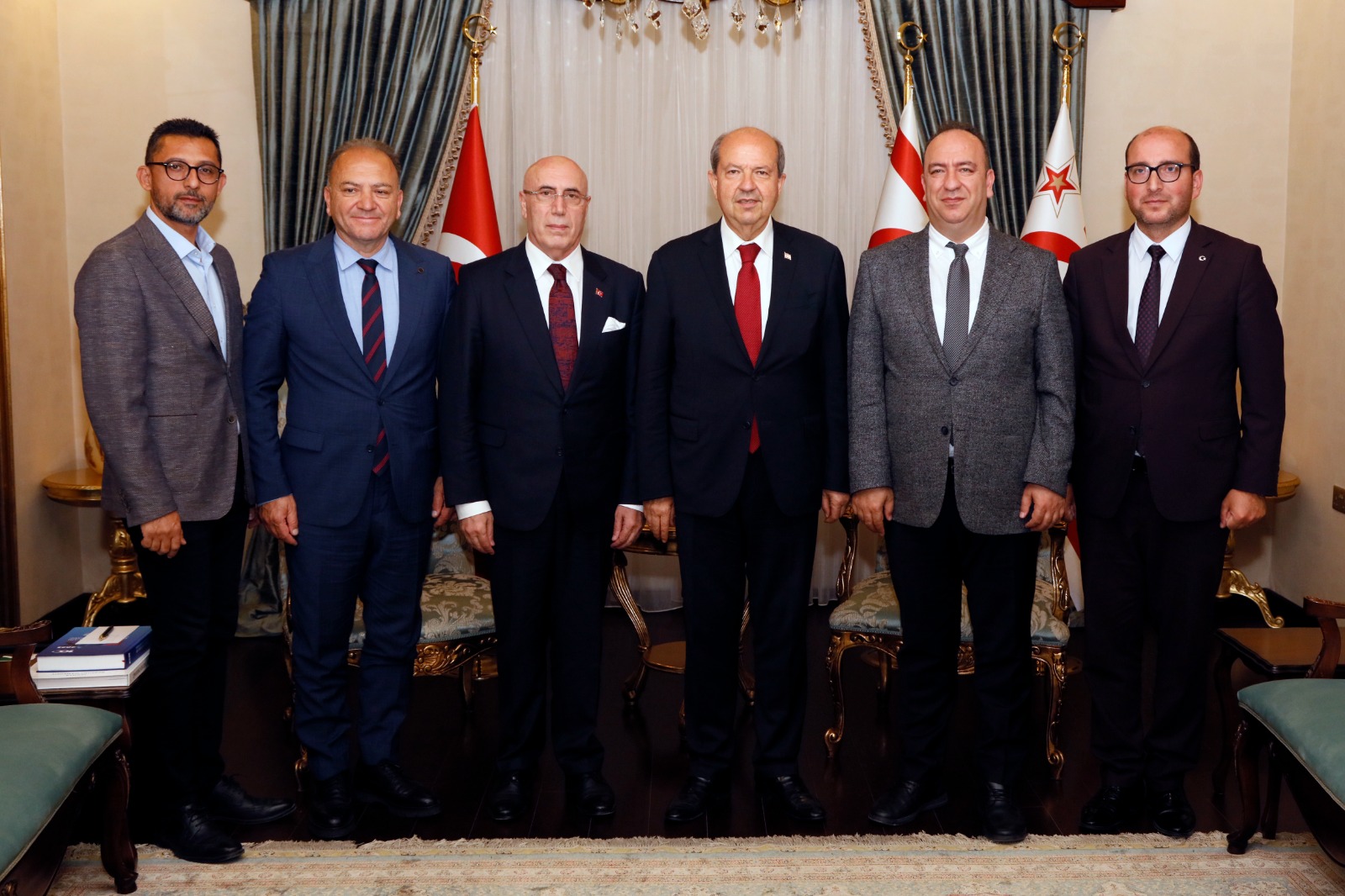Cumhurbaşkanı Tatar, Türk Dünyası Mimar ve Mühendisler Odası’ndan bir heyeti kabul etti