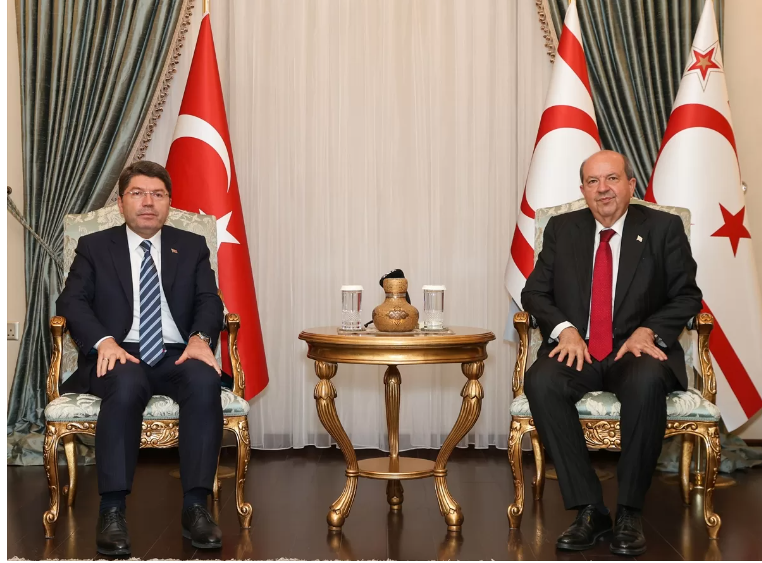 Cumhurbaşkanı Tatar, İsias duruşması öncesinde TC  Adalet Bakanı Tunç ile görüştü