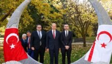 Cumhurbaşkanı Tatar Melbourne’da, Shrine of Remembrance Anıtı’na çelenk sundu, Avustralya Türk Dostluk Anıtı’nı ziyaret etti