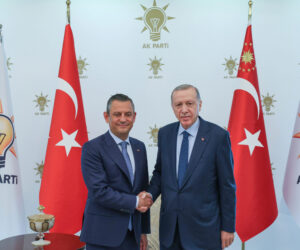 Türkiye Cumhurbaşkanı Erdoğan, CHP Genel Başkanı Özel’i kabul etti