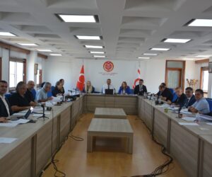 Meclis İdari, Kamu ve Sağlık İşleri Komitesi toplandı… AÖA Yasa Tasarısı Genel Kurul’a sevk edildi
