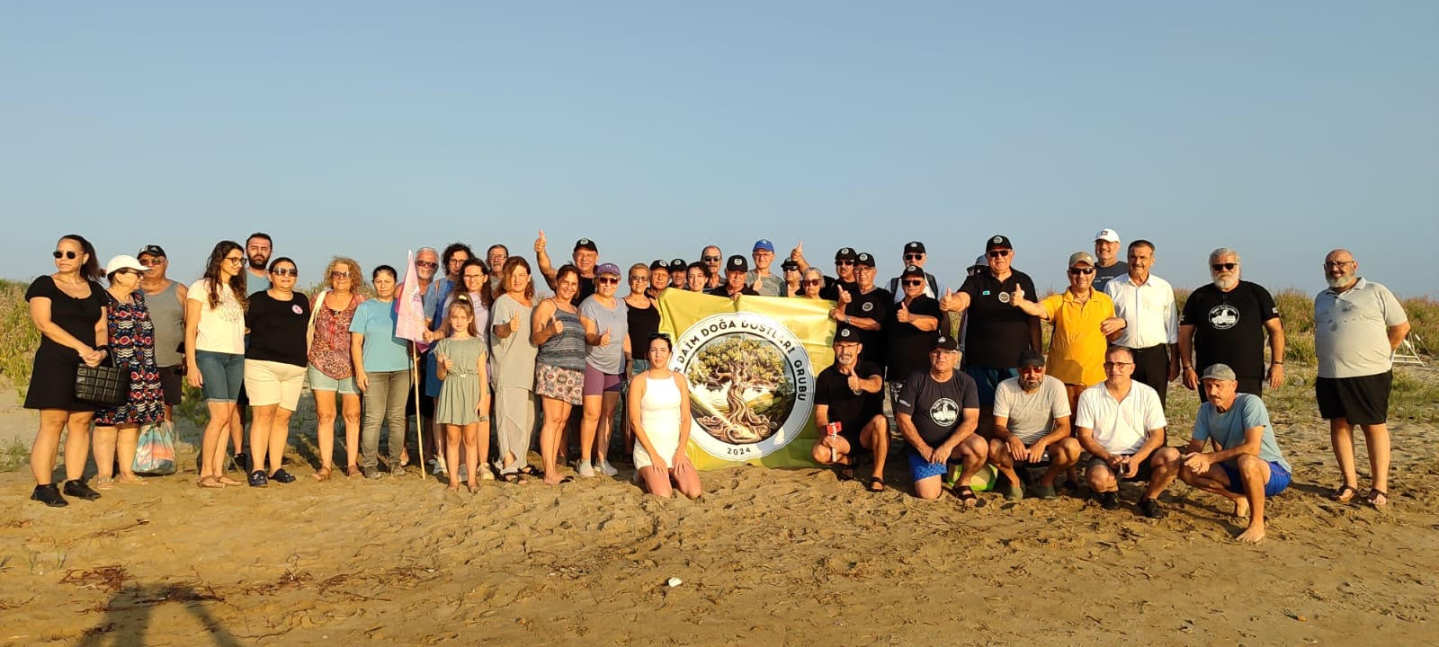 15 örgüt DAÜ Beach Club sahilinde gözlem yürüyüşü yaptı: “Bölge fauna ve florasıyla korunmalı”