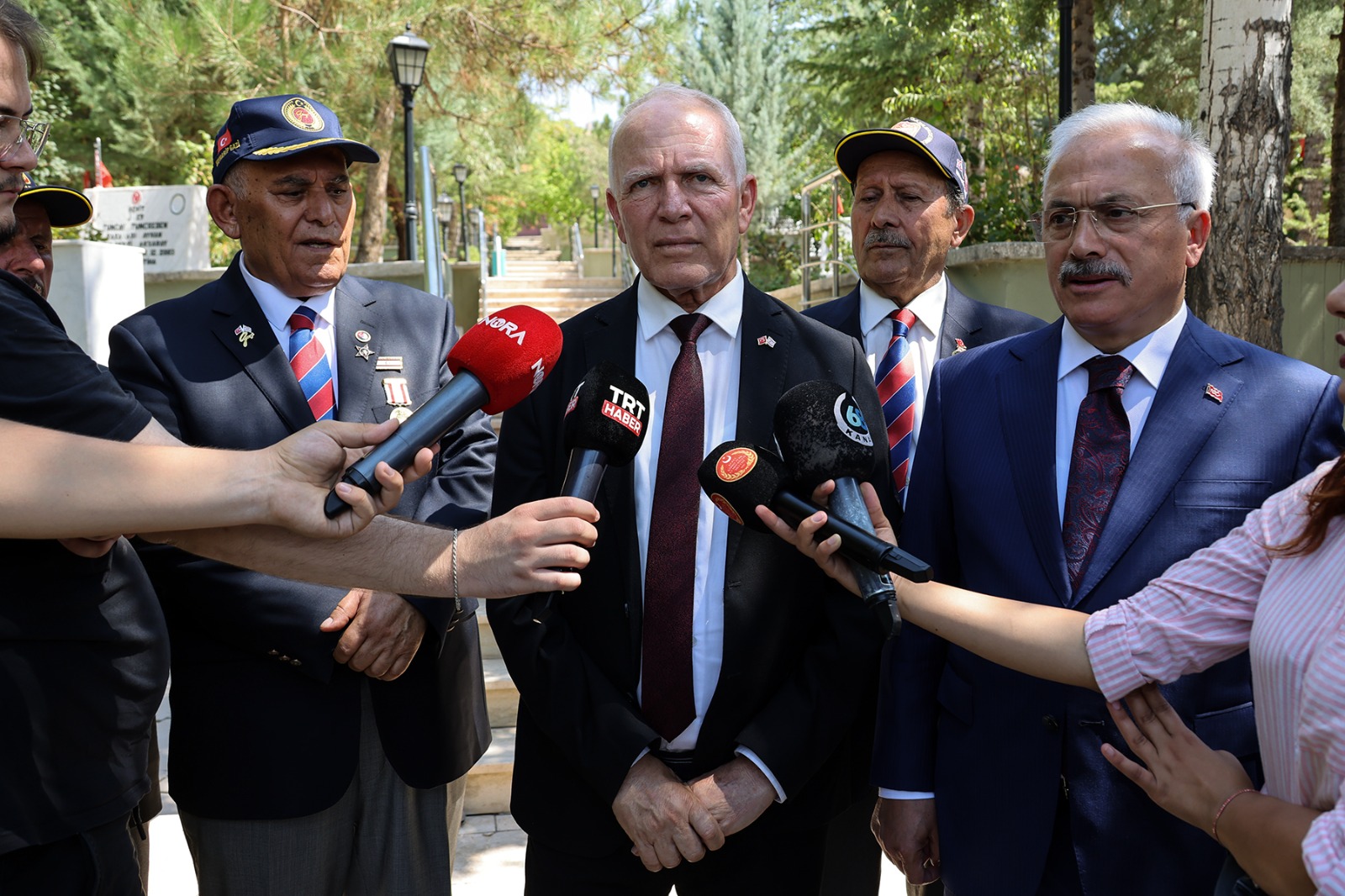 Töre: “Rumların kin ve nefreti sönmeden anlaşma olmaz”