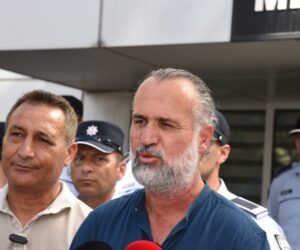 KTÖS ve KTOEÖS, Milli Eğitim Bakanlığı önünde eylem yaptı