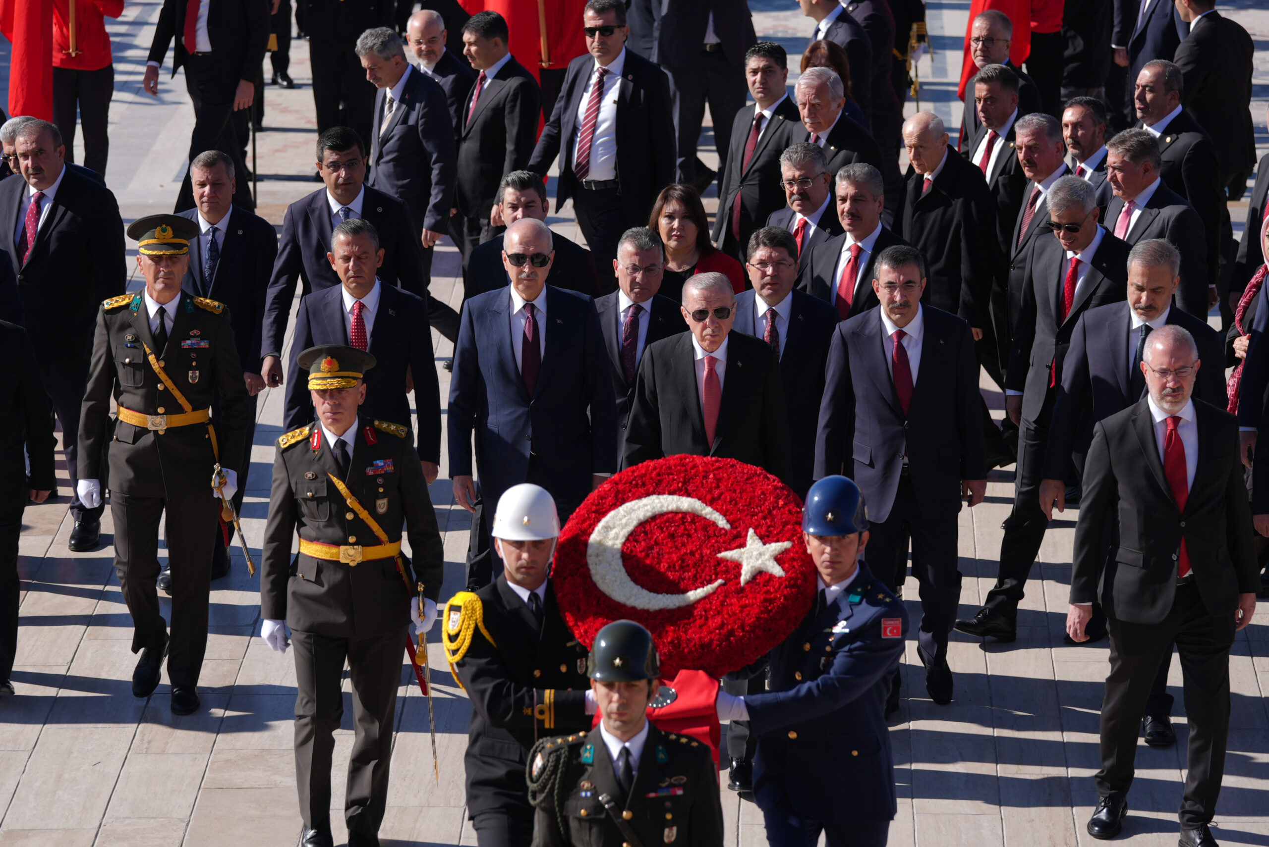 TC Cumhurbaşkanı Erdoğan başkanlığındaki devlet erkanı Anıtkabir’i ziyaret etti