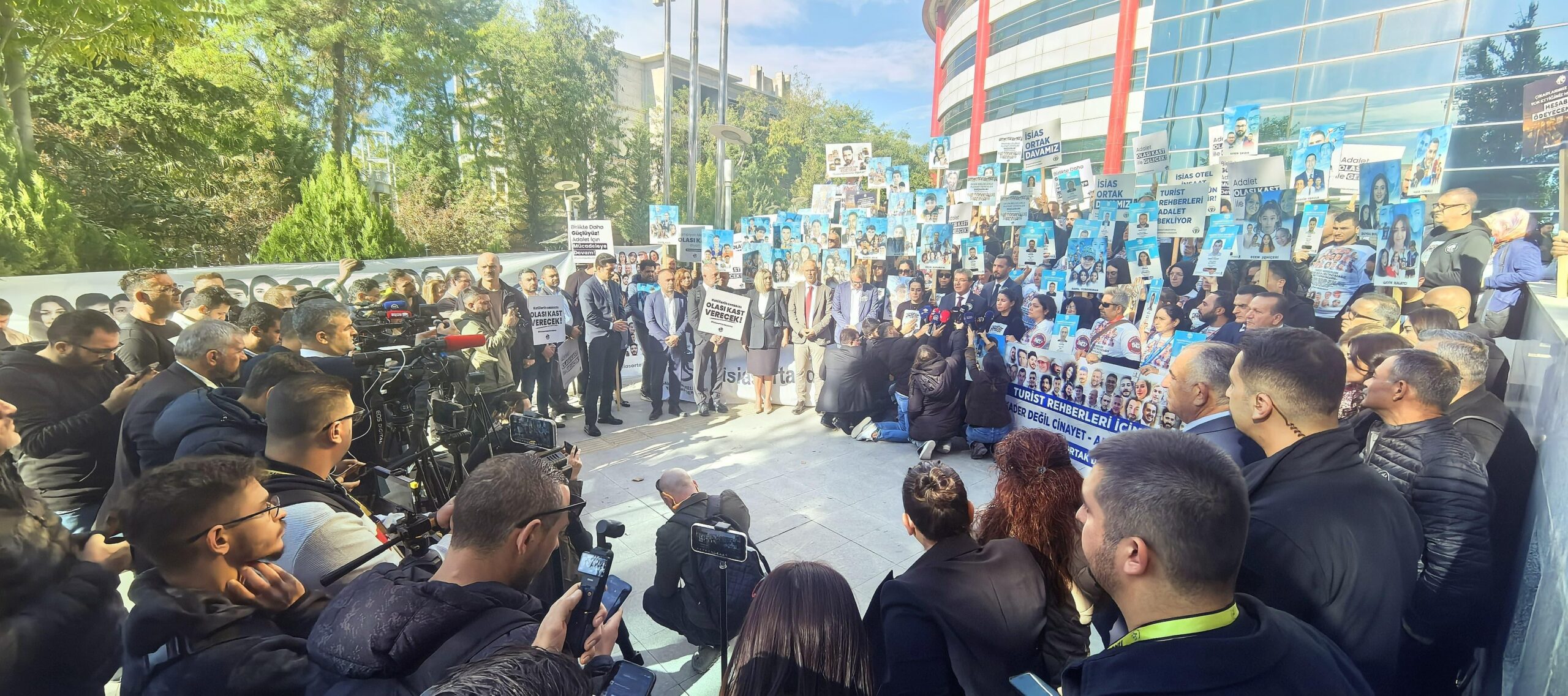 İsias Davası dördüncü duruşması aranın ardından yeniden başladı