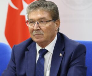 Başbakan Üstel, ülkemizi etkisi altına alan olumsuz hava koşuları nedeni ile açıklama yaptı:’İlgili kurumlar aracılığı ile meydana gelen hasarlara müdahale ediyor, daha büyük bir felakete maruz kalmamak adına gerekli önlemleri de alıyoruz’