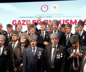 Cumhurbaşkanı Tatar, Samsun’da Kıbrıs gazileriyle bir araya geldi:”Kuzey Kıbrıs Türk Cumhuriyeti bağımsız bir devlettir, özgür bir devlettir, Kıbrıs Türk halkı kendi hürriyetiyle geleceğe yürümektedir”