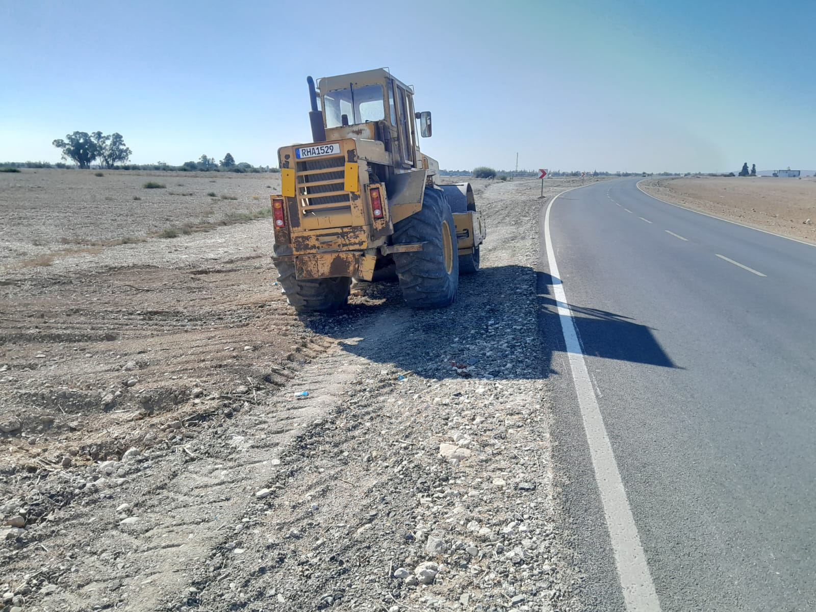 Mesarya Belediyesi, Dörtyol-Türkmenköy arası banket düzenleme çalışmalarını tamamladı