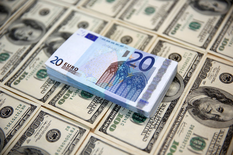 Euro 36,9, sterlin 44,40, dolar ise 34,35 liradan işlem görüyor