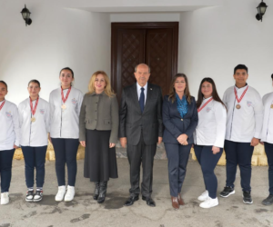 Cumhurbaşkanı Tatar, Haydarpaşa Ticaret Lisesi heyetini kabul etti