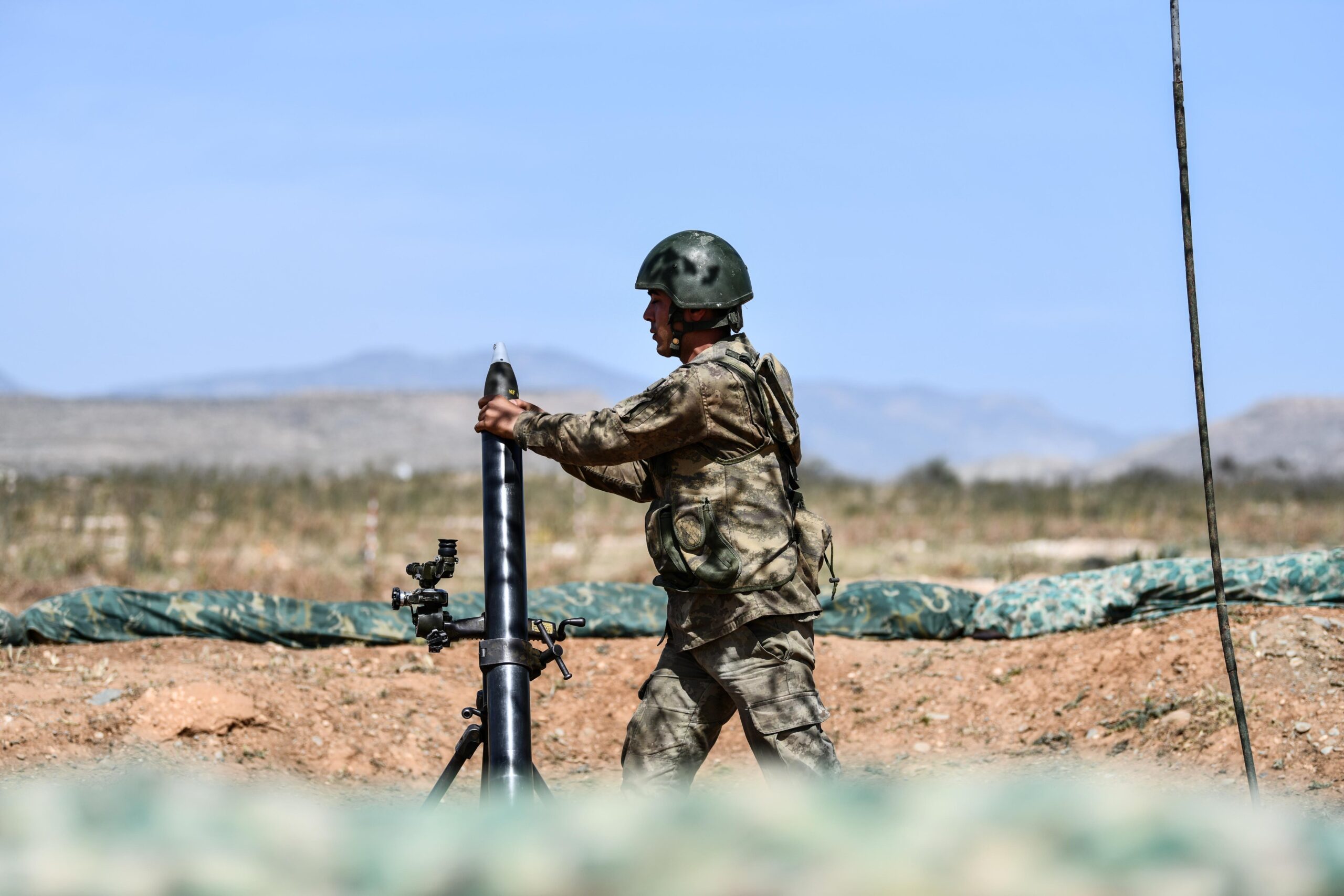 Mevlevi Atış Alanı’nda 5 gün boyunca atış yapılacak… Güzelyurt Kaymakamlığı uyardı: “Bölgeye girilmesi yasak”