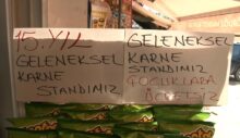 Market sahibi  İbrahim Kaptan karne alan çocukları bu yıl da unutmadı