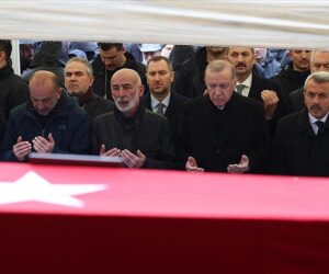 TC Cumhurbaşkanı Erdoğan, Rize’de Kıbrıs gazisinin cenaze törenine katıldı