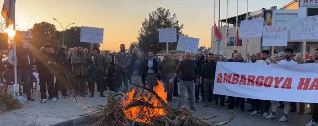 Narenciye üreticileri, Güzelyurt Terminali önünde eylem yaptı