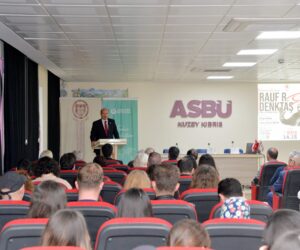 “Rauf Raif Denktaş, başarı öyküsünün en önemli kahramanlarından biridir”