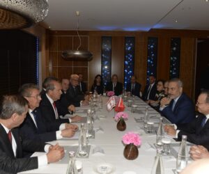 Cumhurbaşkanı Ersin Tatar, siyasi partileri bilgilendirdi